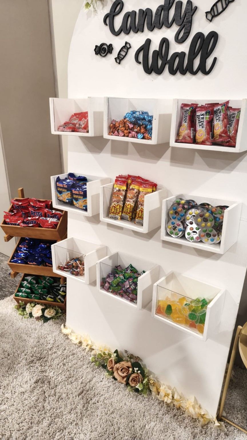 Aleesyah's Wedding Favours & Candy Wall