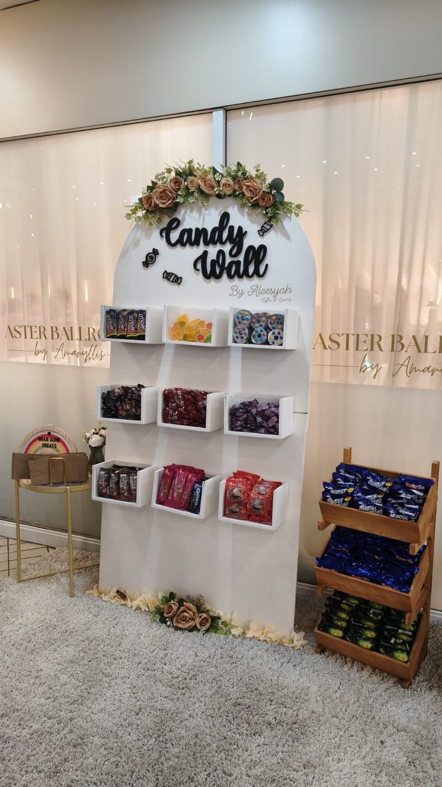 Aleesyah's Wedding Favours & Candy Wall
