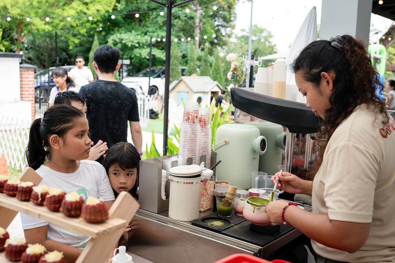 Curly Beans Cafe: Matcha & Coffee Live Station