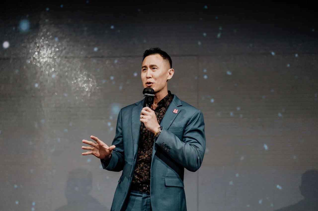 Emcee Brian Lee