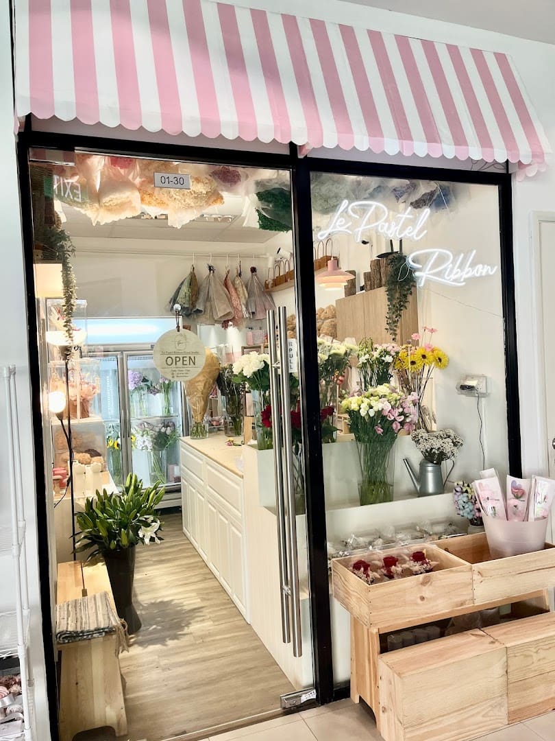 Le Pastel Ribbon Floral Studio