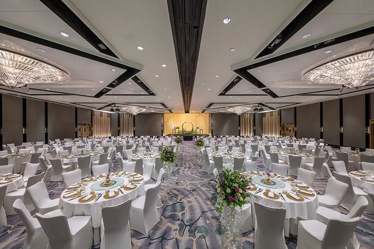 Fairmont Singapore and Swissotel The Stamford