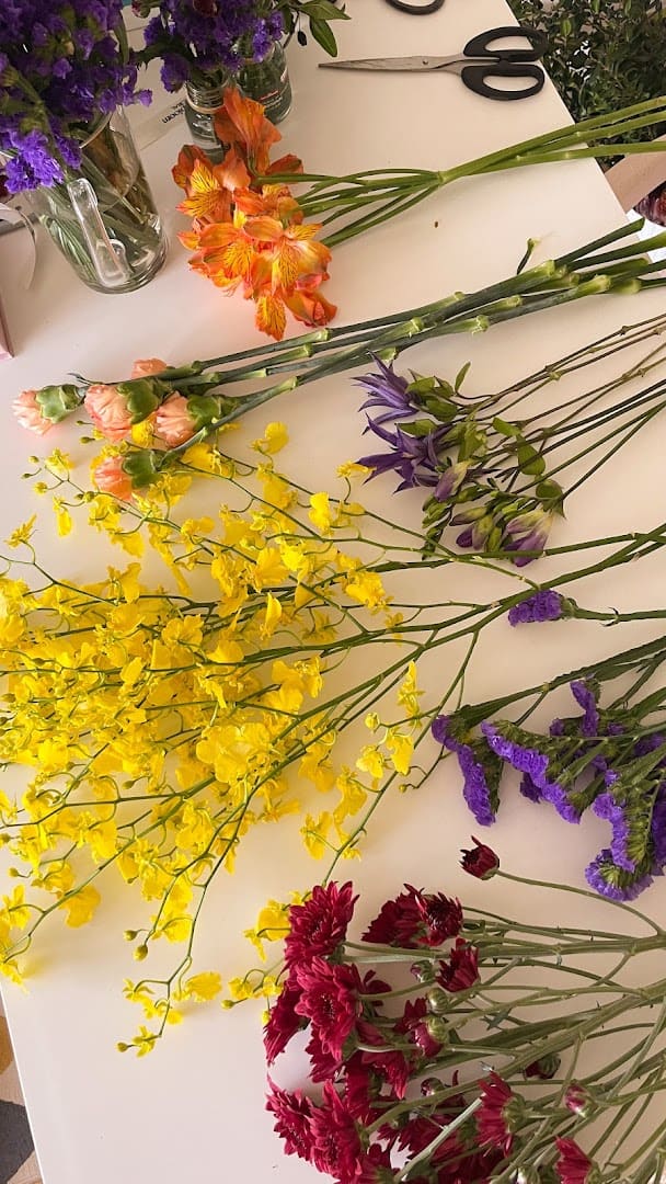 Open Bloom Floral