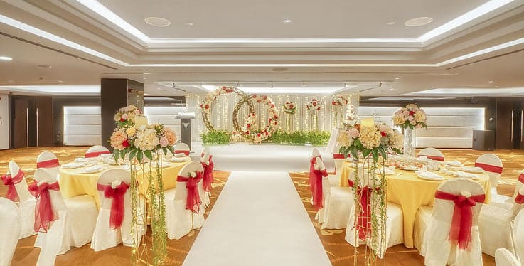 Peninsula Excelsior Hotel