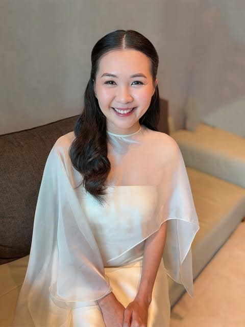 Bridal makeup and hairstyling by Clara Song Bridal