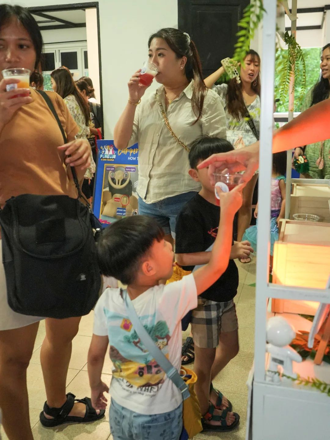 The Juicy Way: Fruit Juice Live Station & Catering