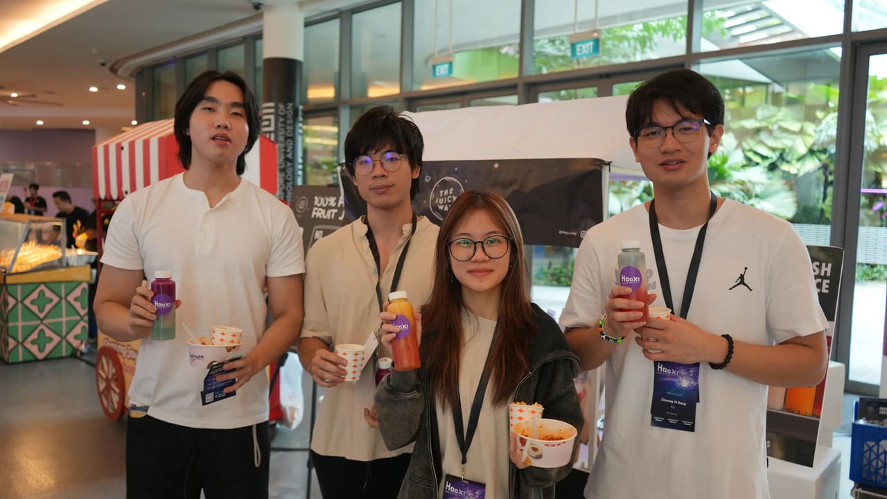 The Juicy Way: Fruit Juice Live Station & Catering