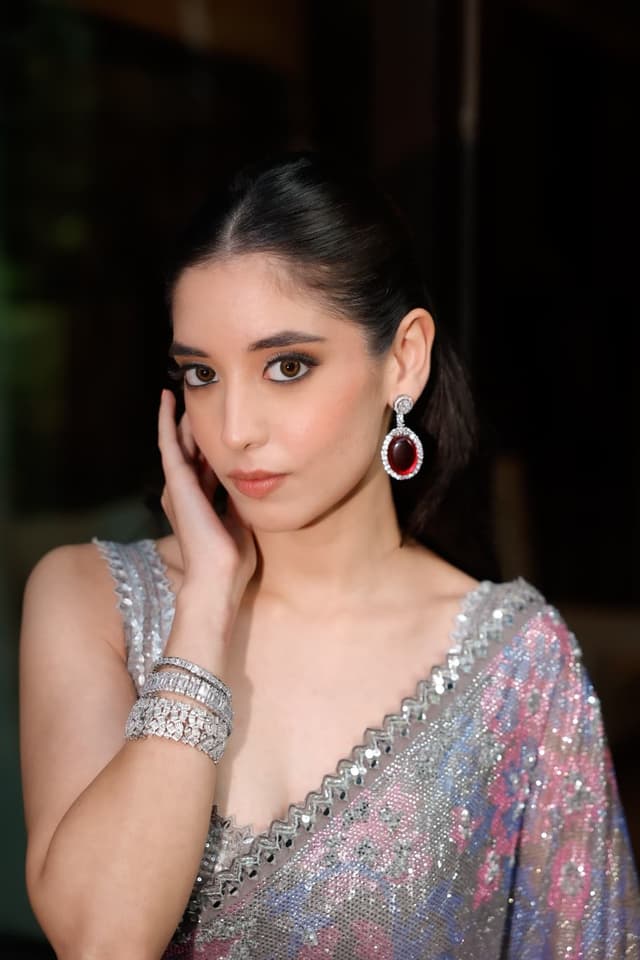 Sakshi Khatri Beauty bridal makeup portfolio image