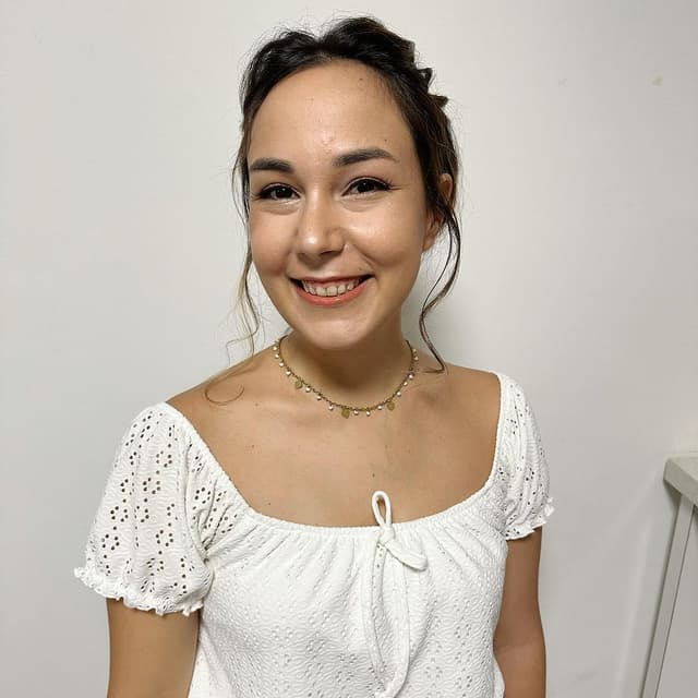 V Makeup & Hairstyling