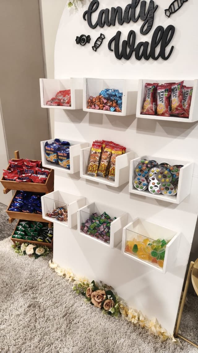 Aleesyah's Wedding Favours & Candy Wall