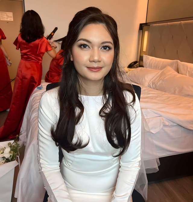 Annie | Makeup Artist