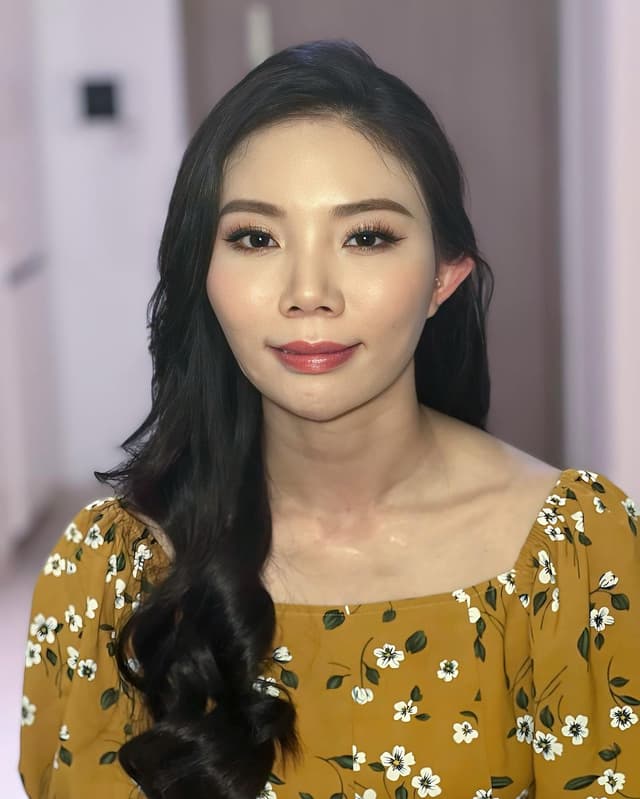 Annie | Makeup Artist