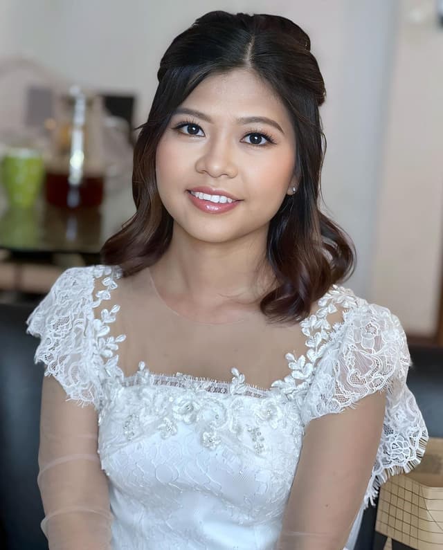 Annie | Makeup Artist