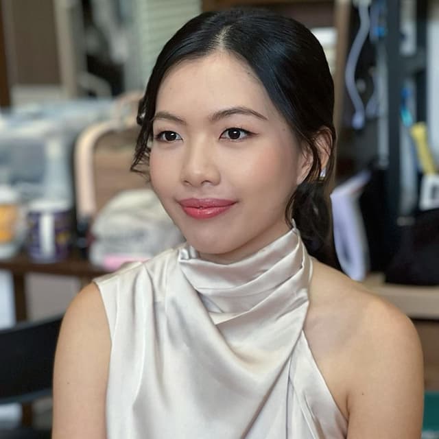 Annie | Makeup Artist