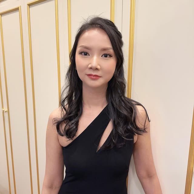 Makeup Artist Sherry