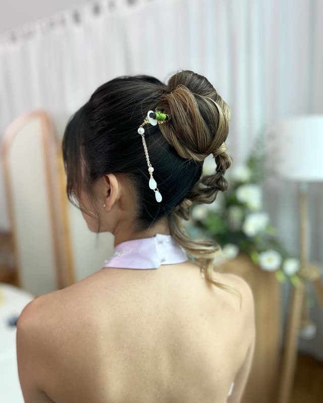 Dear Muse Makeup & Hairstyling