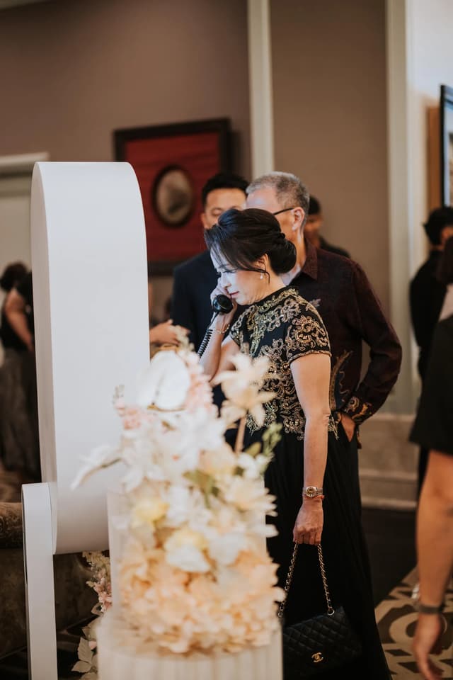 Dial In Love: Video Guestbook
