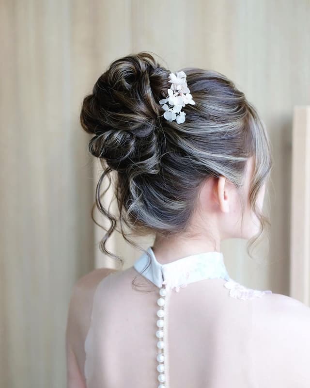 Zihan Ng Makeup & Hairdo