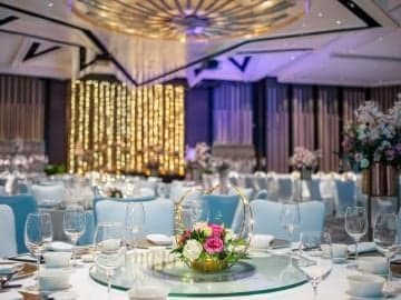 Fairmont Singapore and Swissotel The Stamford