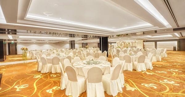 Peninsula Excelsior Hotel