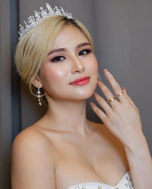 Wiwa Makeup & Hairstylist