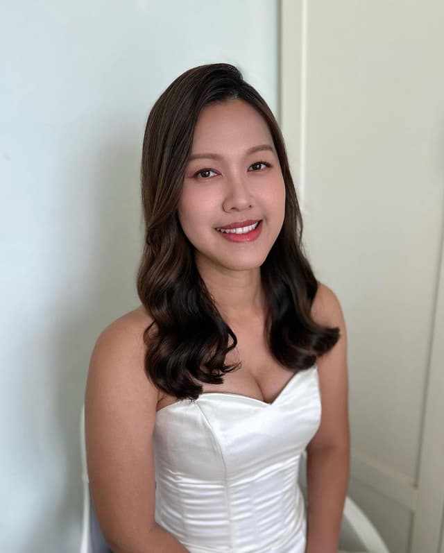 Yvonne How Makeup& Hairdo Service