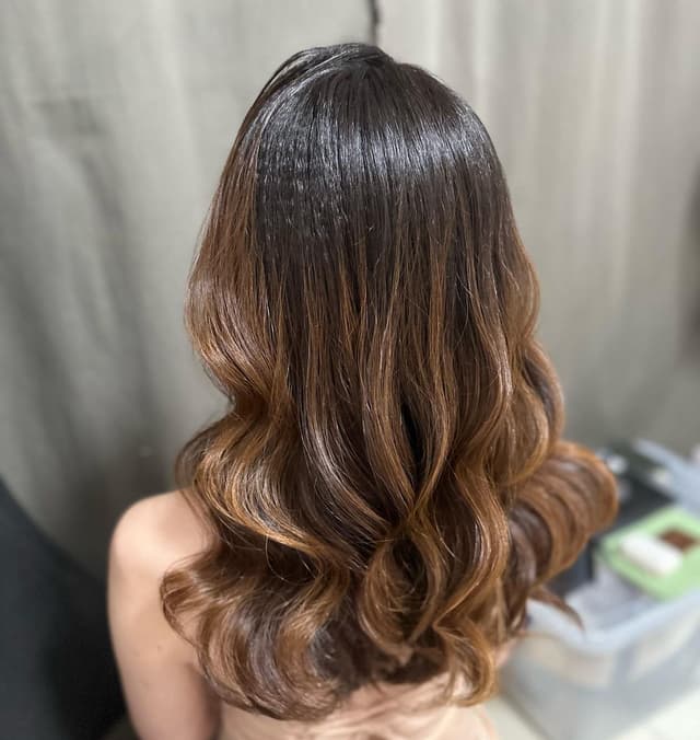 Yvonne How Makeup& Hairdo Service