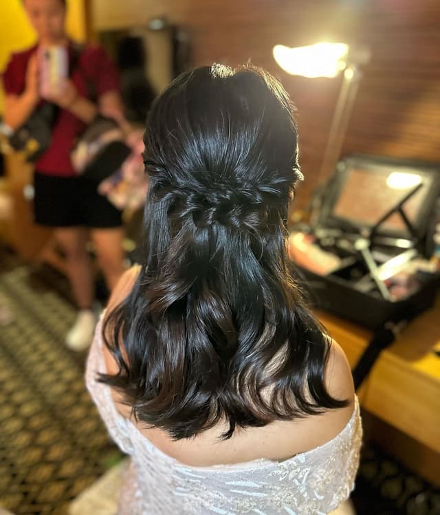 Yvonne How Makeup& Hairdo Service