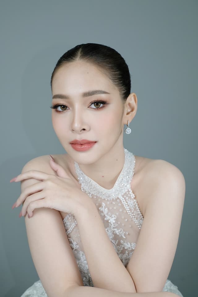 Dazxle Makeup