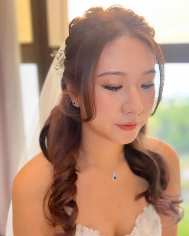 Venize Makeup