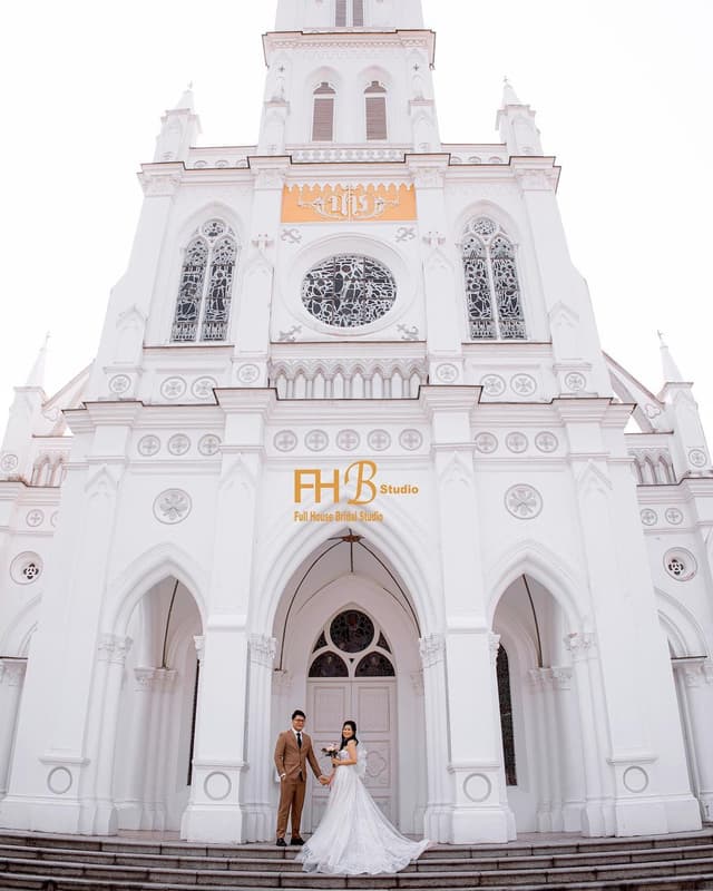 Full House Bridal Studio