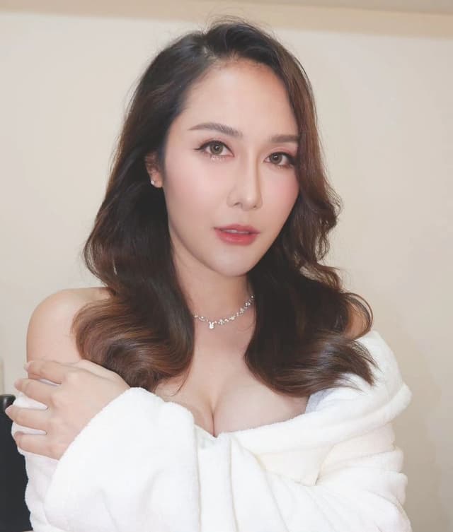 Makeup and Hairdo by Namtan