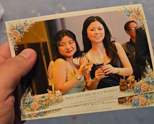 Personalised Live Rove and Print wedding photos by Peculiar Booth